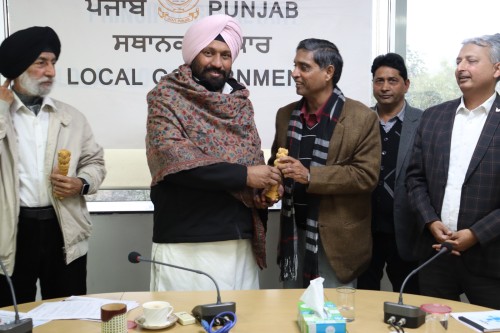 Local Government Minister Balkar Singh Honors Winners of City Beauty Competition #updatepunjab.com