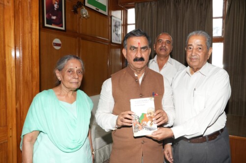 Chief Minister releases 'Ek Refugee Scientist' autobiography