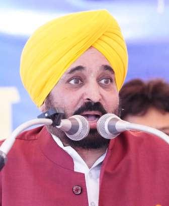 CM announces Rs 1 crore cash prize for Punjabi players in Indian Hockey team