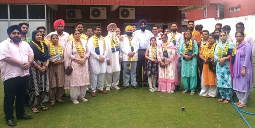 People from various wards of Chandigarh join Aam Aadmi Party