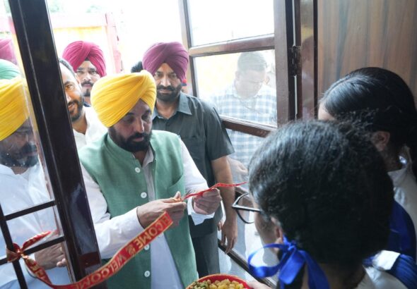 ਬਰਨਾਲਾ: 2.80 ਕਰੋੜ ਦੀਆਂ 8 ਲਾਇਬ੍ਰੇਰੀਆਂ ਮੁੱਖ ਮੰਤਰੀ ਵੱਲੋਂ ਸਮਰਪਿਤ