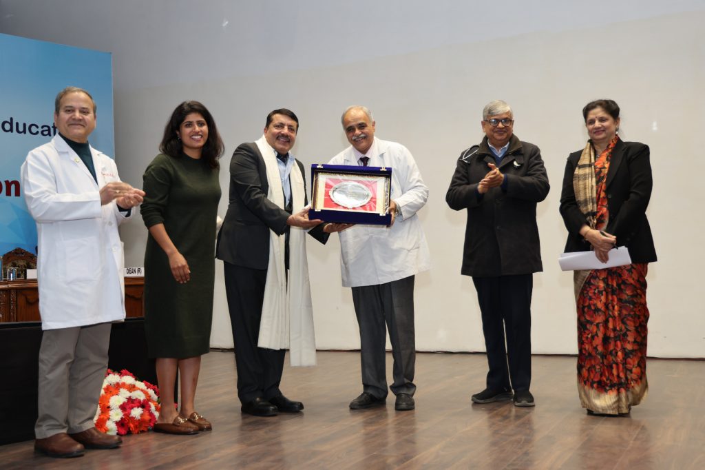 Prof. Vivek Lal, Director, PGIMER, felicitating Padma Shri Awardee Shri Ajeet Bajaj, and Deeya Bajaj at the Inaugral Ceremony of New Academic Session 2026